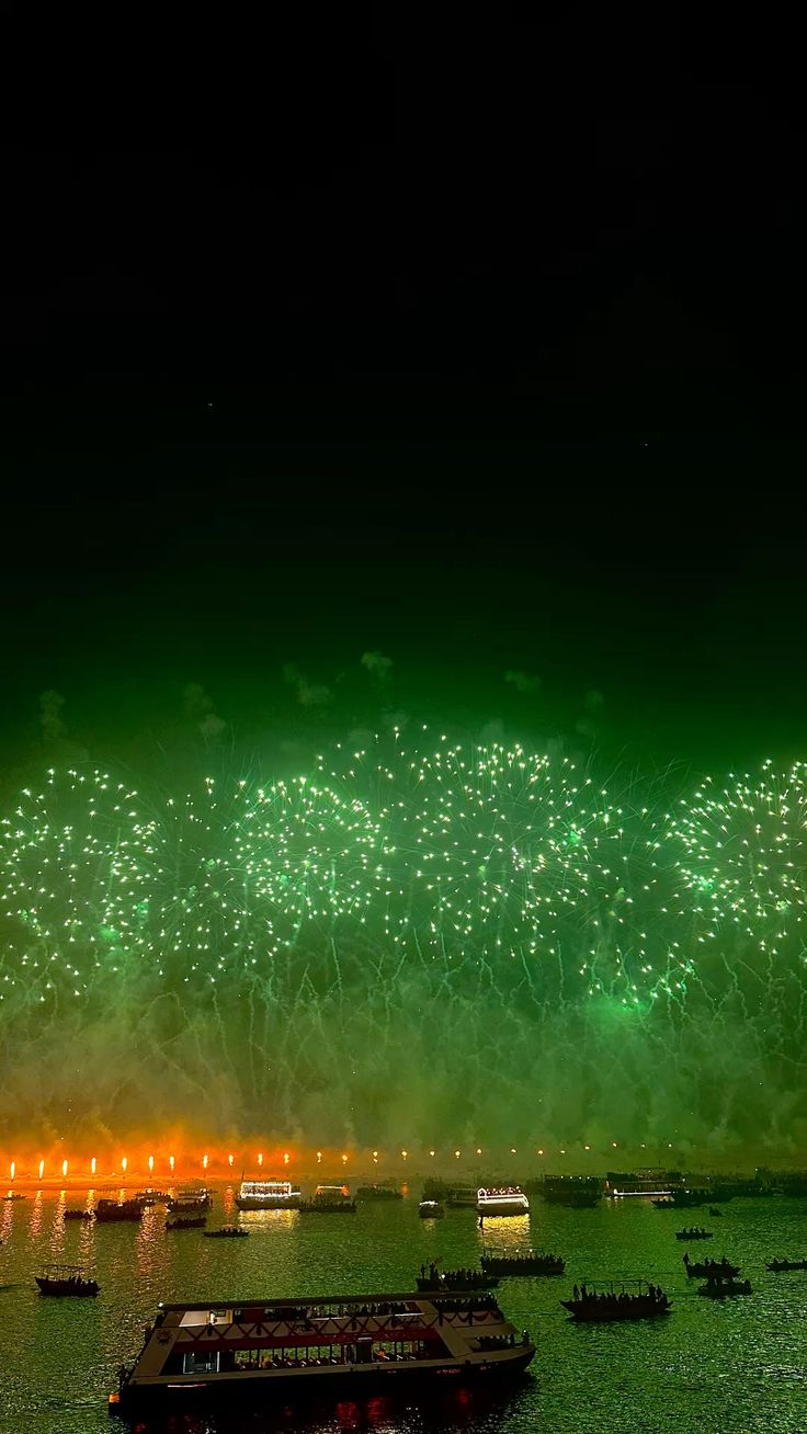 Dev Deepawali in Varanasi – Spectacular fireworks and laser show lighting up the night sky over the Ganga