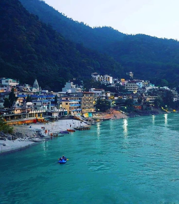 Rishikesh – A top cheapest place to visit in India for spiritual retreats and adventure sports